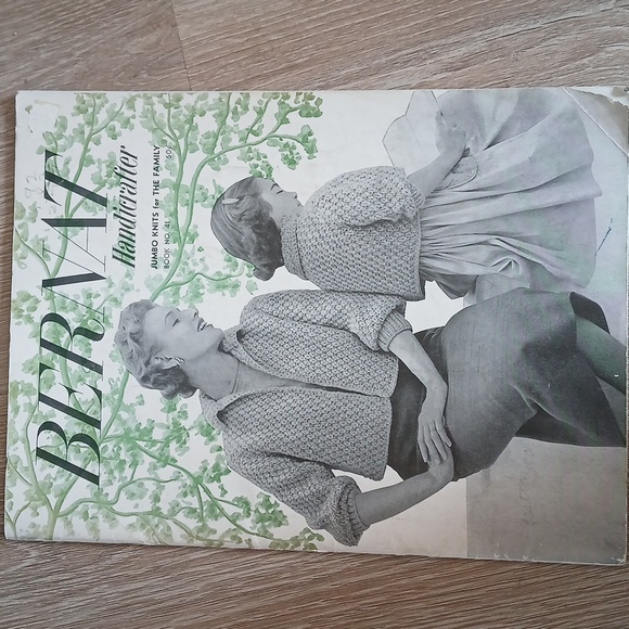 Vintage Bernat 0041 Jumbo Knits for the Whole Family 1954 Handicraft Knitting - Picture 1 of 11